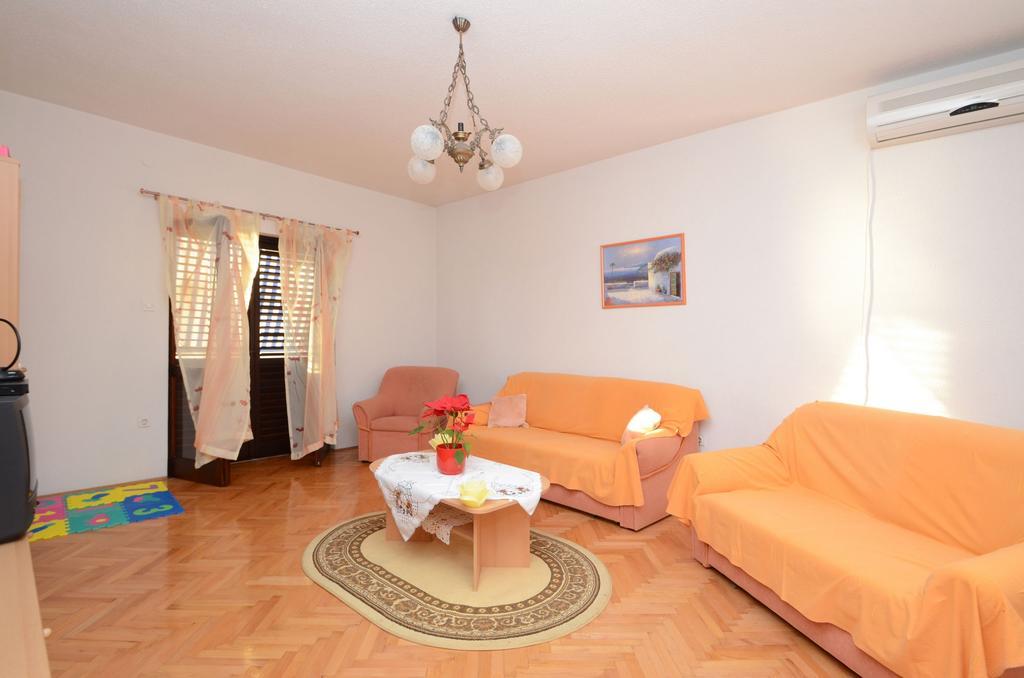 Apartments Marijana Zavalatica Exterior photo